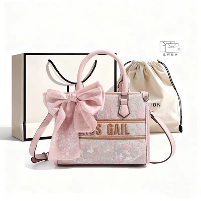Cartera Tote Miss Gail: Elegancia Floral con Lazo Chic
