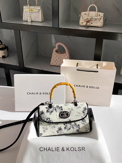 Bolso Estilo Oriental Chic con Asa de Bambú