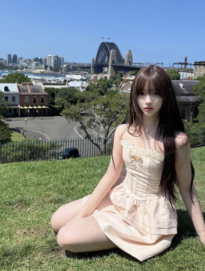 Vestido Corto Sweet Coquette con Detalles de Encaje y corsé 