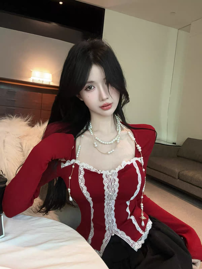 Blusa Estilo Corset con Detalles de Encaje y Botones de Perla