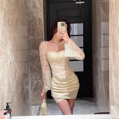 Blusa de Encaje Eyelash con Destellos y Mangas Traslúcidas