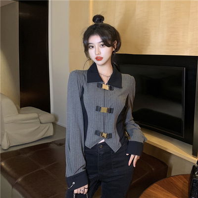 Crop Top Bitono con Hebillas Metálicas