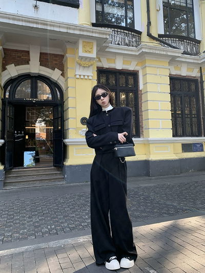 Conjunto de pantalon y chaqueta color negro