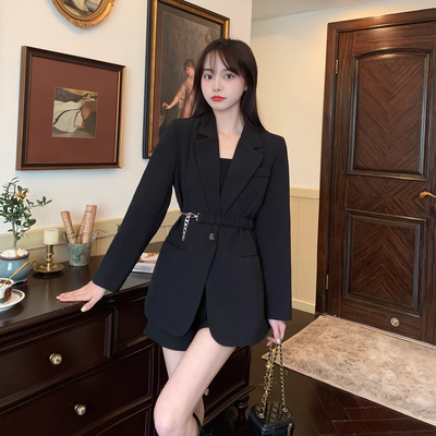 Blazzer negro con cinturon color plata 