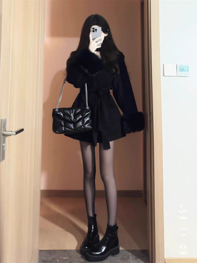 Tapado corto color negro con pelo sintético