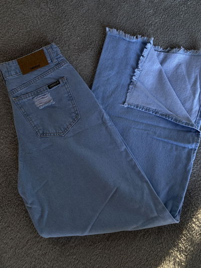 Jean Wife leg con tajos abajo