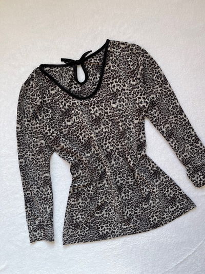 animal print pleated blouse 