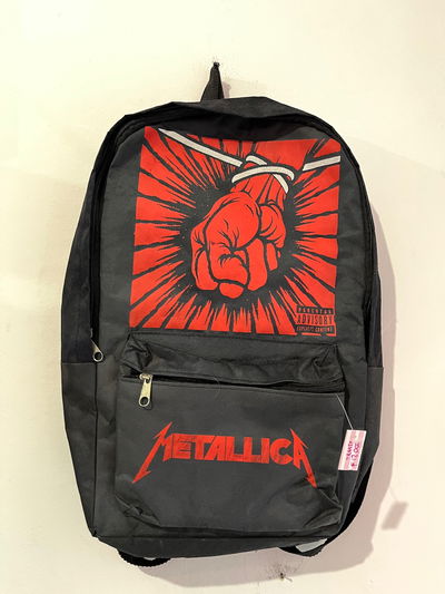mochila metallica