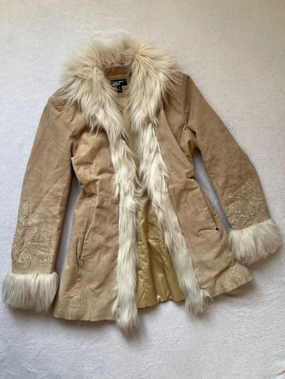 tapado de gamuza y piel