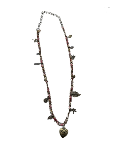 collar con charms 