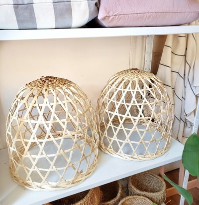 LAMPARA PANTALLA MIMBRE CLARO CALADA 40X40