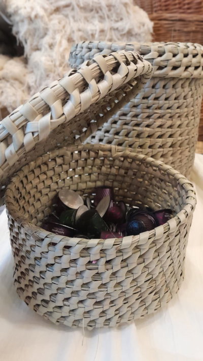 COFRE COSTURERO CON TAPA DE PALMA 20X13CM