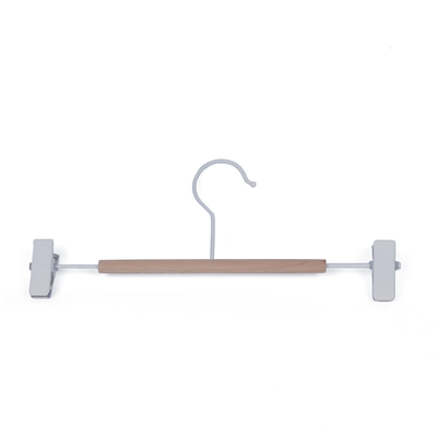 Set x3 perchas blancas de metal y madera con 2 ganchos