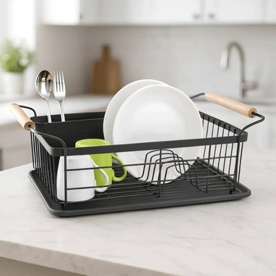 Escurridor de platos metálico gris con bandeja y manijas de madera