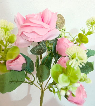 Ramo Rosa y pimpollos rosa pastel