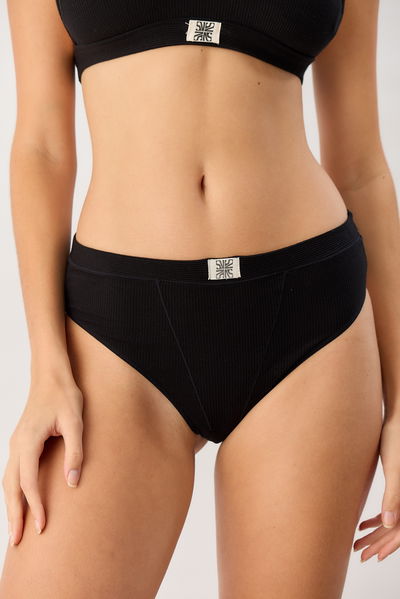 Bombacha colaless tiro alto 182-173 Negro Feel Free Sweet Victorian
