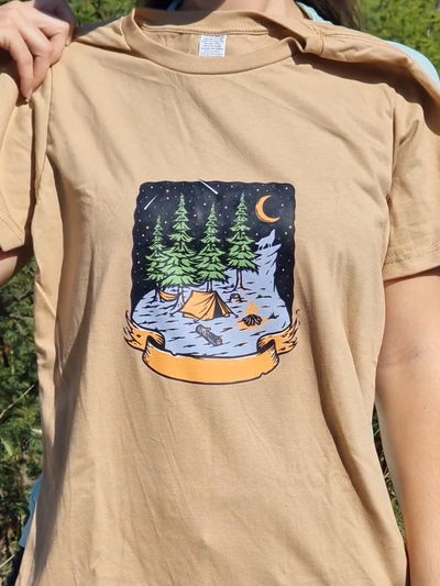 Remeras montañeras Beige