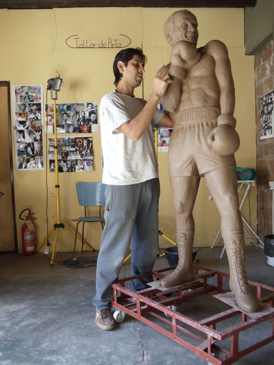 Monumento homenaje  a Nicolino Loche 