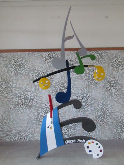 Escultura Homenaje 30 años (Escuela de Arte 759)