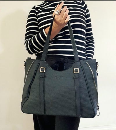 Totebag negra Amayra con correa