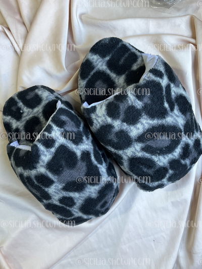 PANTUFLAS ANIMAL PRINT GRIS