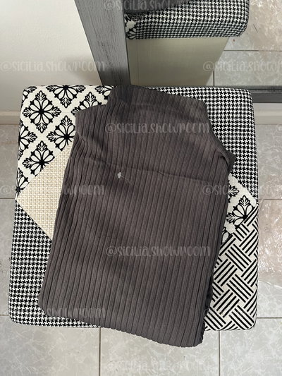 POLERA ACANALADA GRIS TOPO