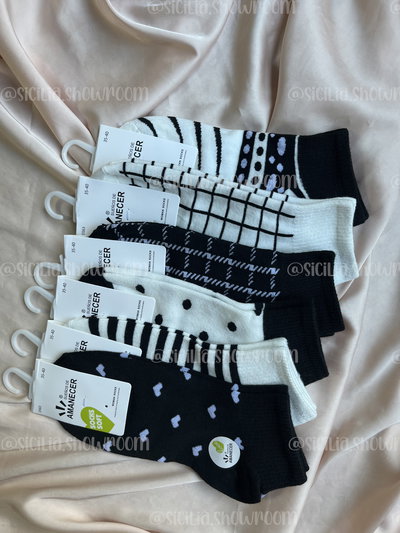 3 PARES DE MEDIAS NEGRAS CON BLANCO