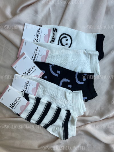 3 PARES DE MEDIAS CARITAS