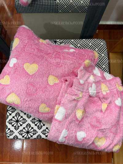 PIJAMA CAPUCHA CORAZONES ROSA