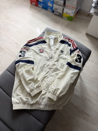 CAMPERA IMPORTADA ADI