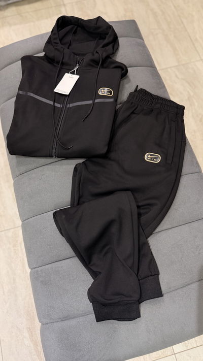 CONJUNTO IMPORTADO NIKE