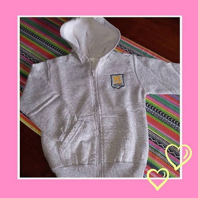 PROMO -Campera gris con friza