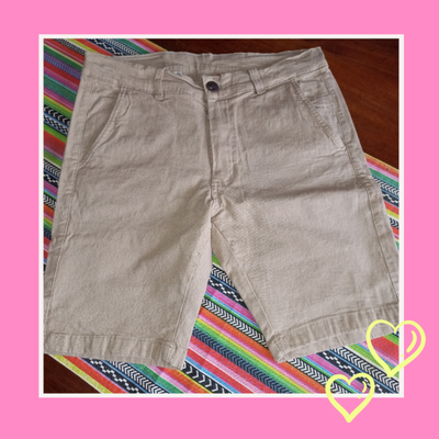 Bermuda beige de gabardina