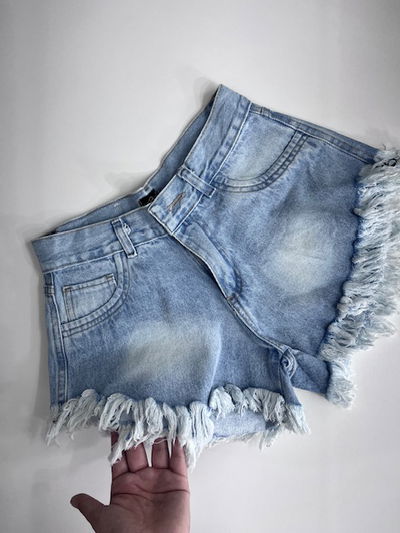 SHORT RÍGIDO CELESTE LAS LOCAS