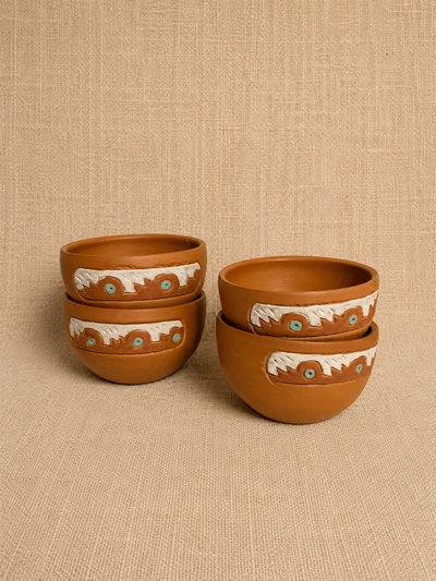 Sopera marron tallada pintada 