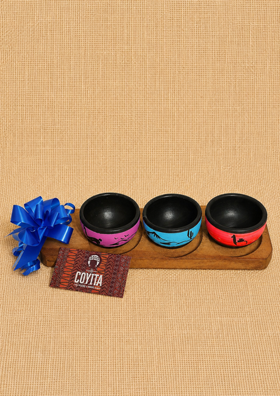 Set de 3 salseros de barro + tabla de madera 