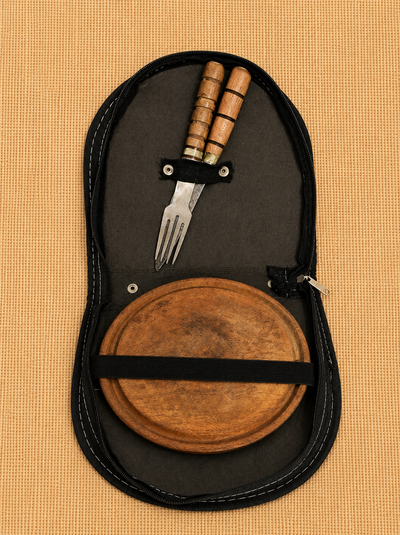 Set de cuchillo + tenedor + tabla de madera + estuche