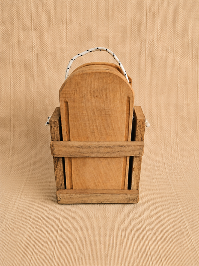 Set de 4 tablas de algarrobo con estuche