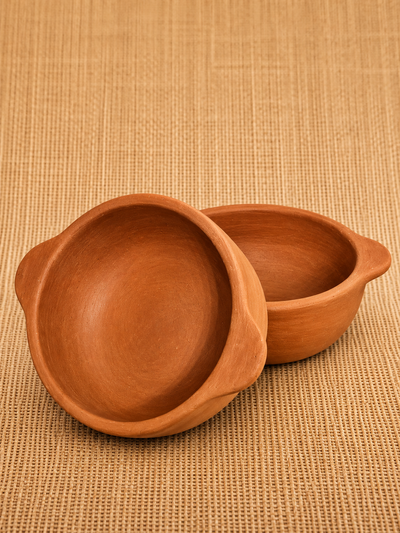 cazuela marron lisa con asas 