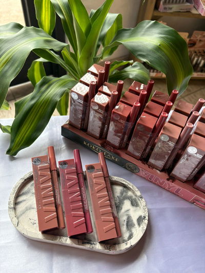 delineador de labios + labial matte