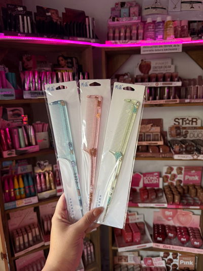 peine fino con punta