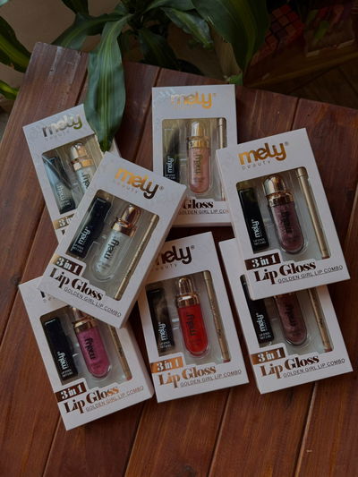 lip gloss + labial matte + delineador de labios | mely