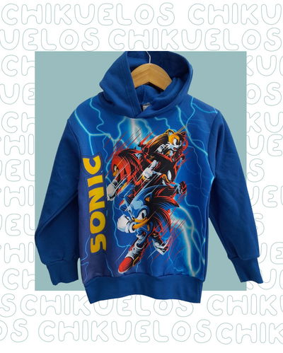 Buzo frisado con estampa de sonic y capucha 