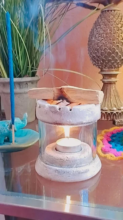 Quemador de palo santo 