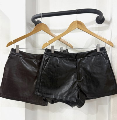 Short eco cuero