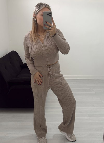 Conjunto hilo (visón)