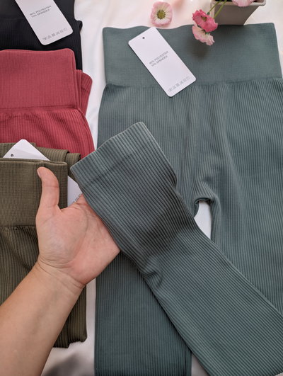 Calza seamless sin fruce (cuatro variantes)