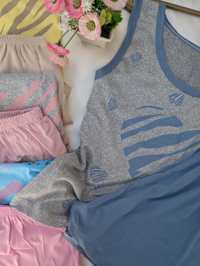 Pijama short y musculosa (cuatro variantes)