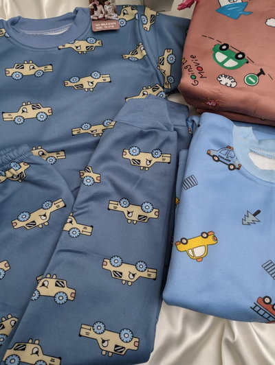 Pijama frizzado de niño (tres variantes)