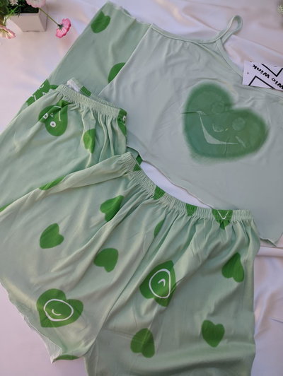 Pijama tres piezas corazón